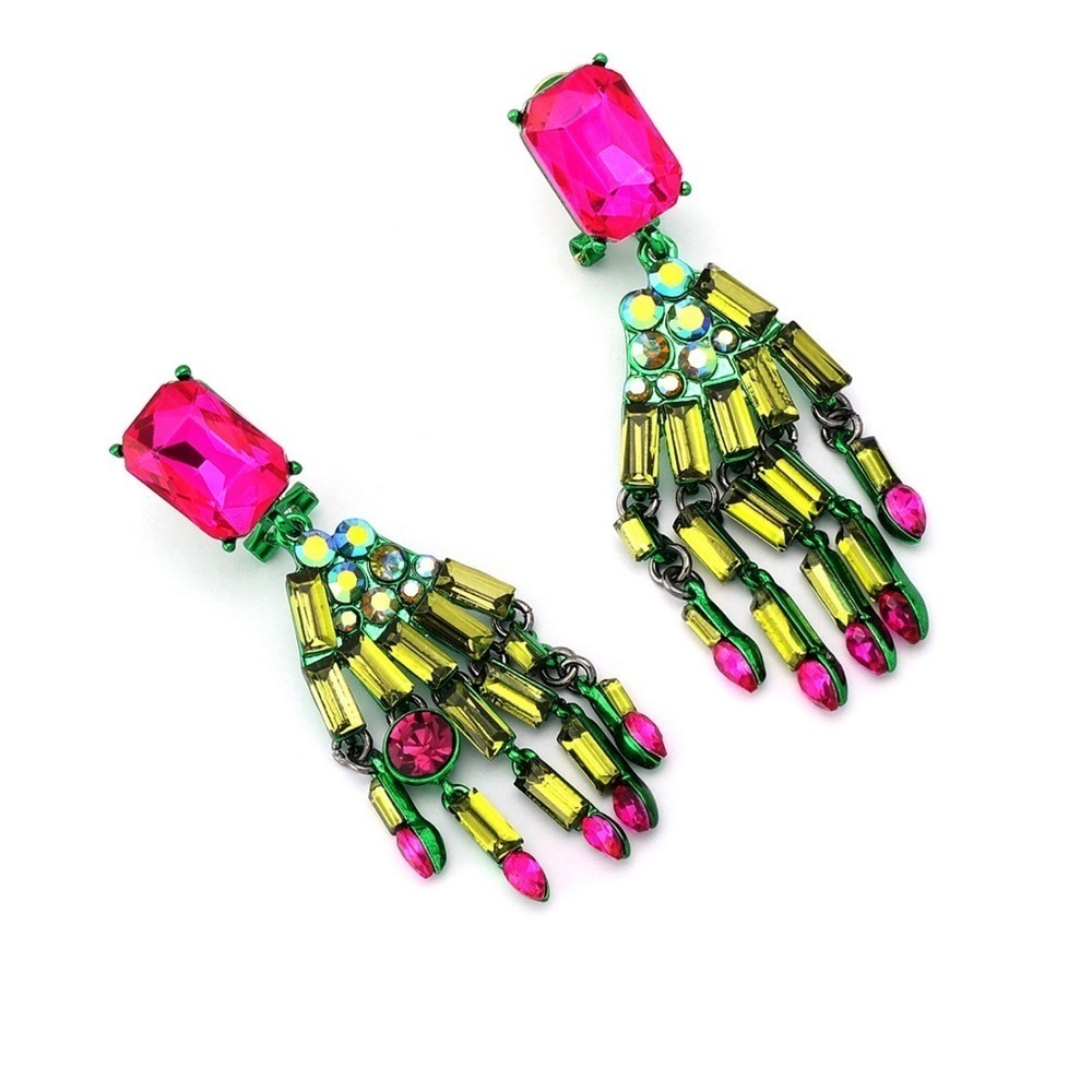 🧙💚BETSEY JOHNSON STUNNING "RICH
WITCH BIB NECKLACE & EARRING SET "-🧙💚
NWT| - Picture 12 of 14